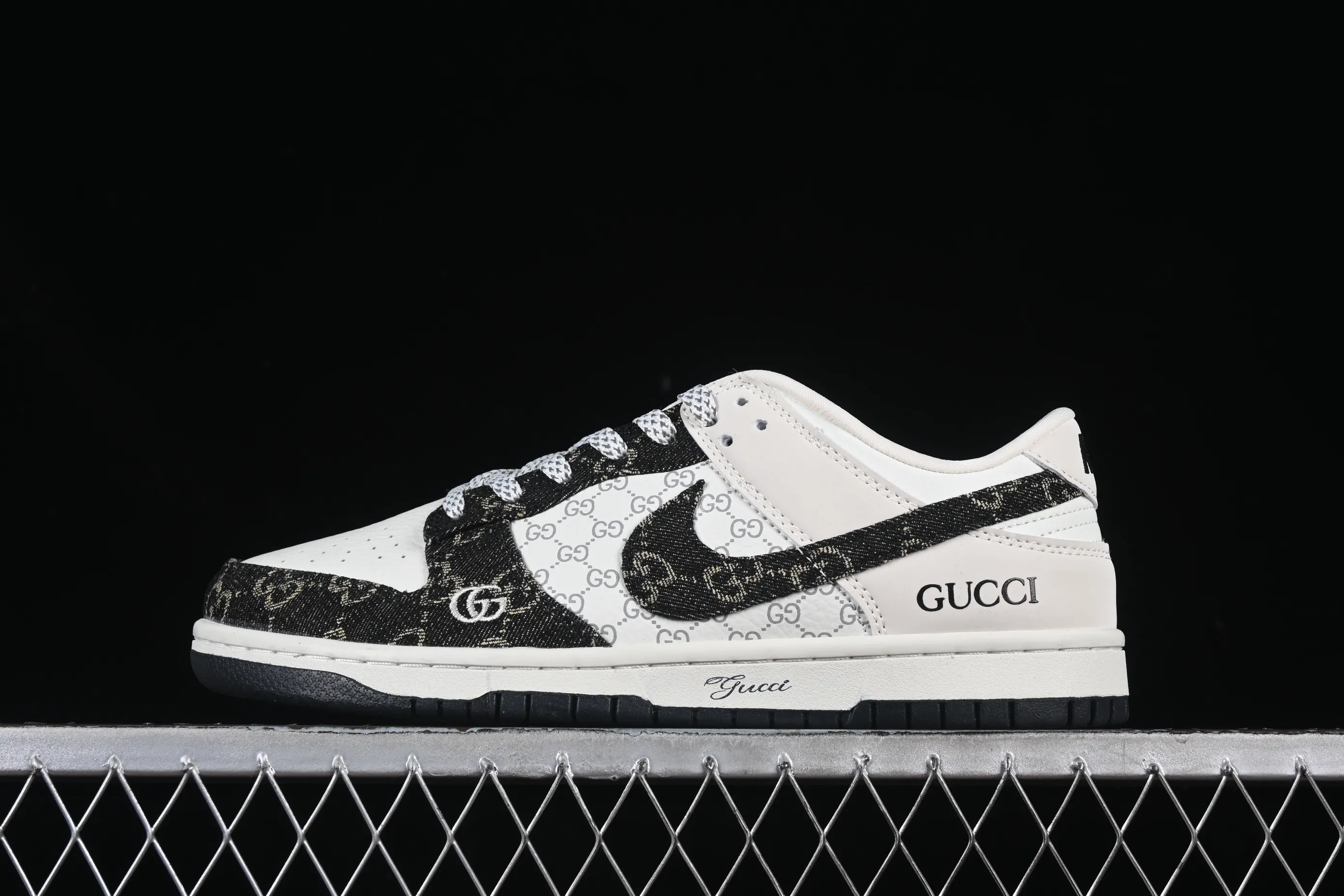All categories Nk SB Dunk Series Nk SB Dunk Low High-end customized low-top sneakers Nike SB Dunk Low Gucci co-branded black denim Anniversary high-end customized low-top casual sneakers CH8311-286
